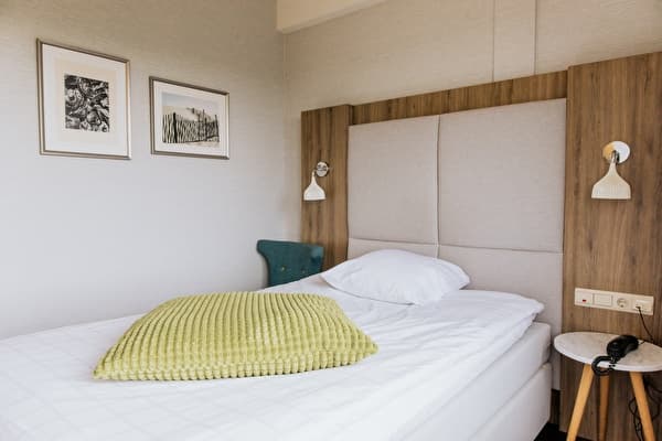 Single Room thumbnail 3