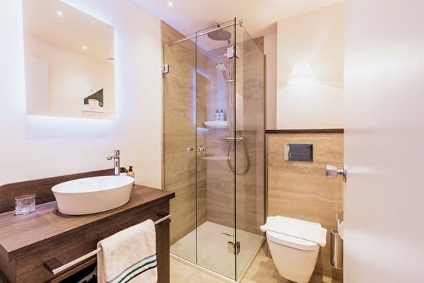 Single Room thumbnail 4